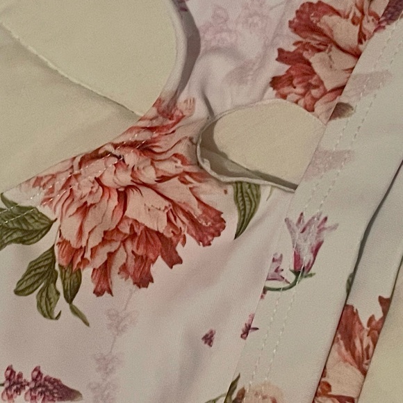 Pink floral bikini - Picture 4 of 5